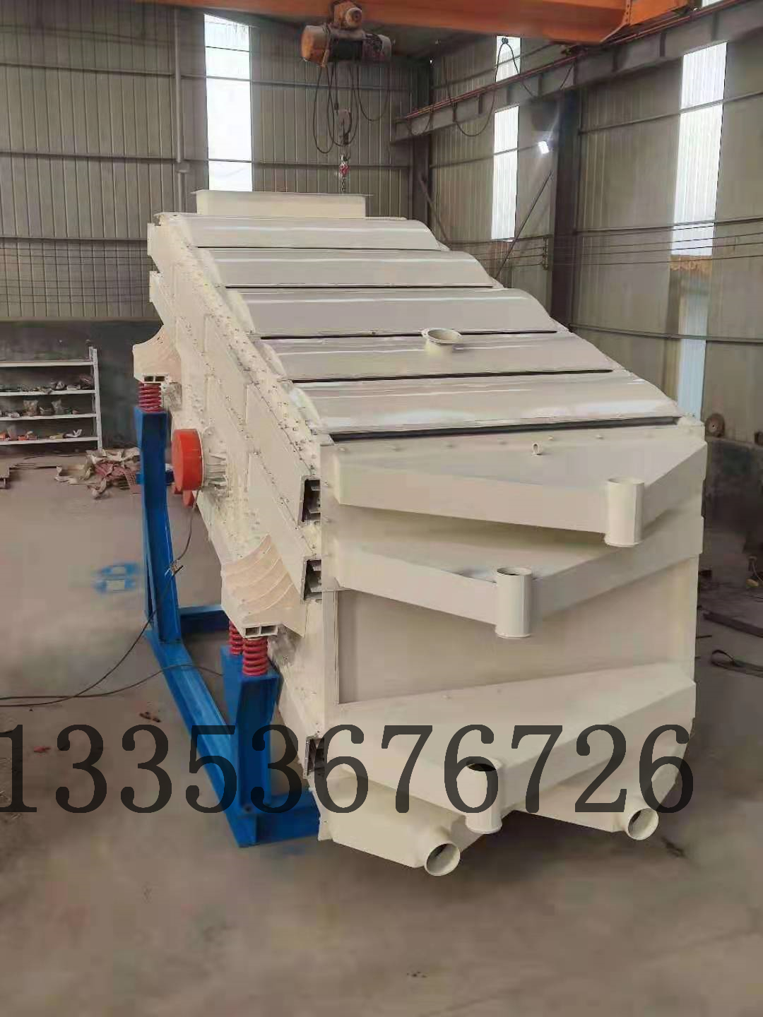  對細、粘、濕等難篩分物料有效篩分，解決了普通篩在細粒篩分過程中遇到的問題，而且能夠以相對較小的篩網面積達到非常高的篩分效率