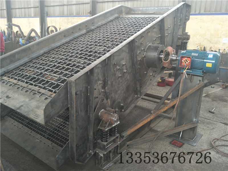 石料振動篩分機喂料不勻稱會造成哪些原因？